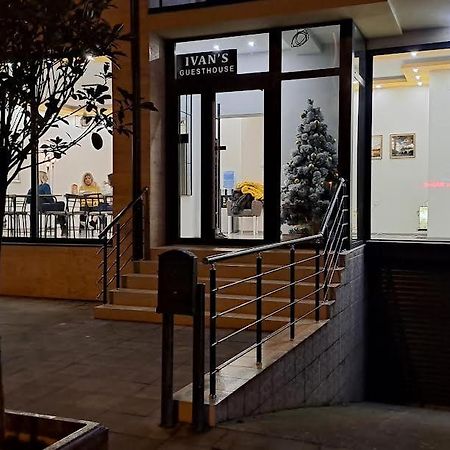 Ivan'S Guesthouse パラチン エクステリア 写真