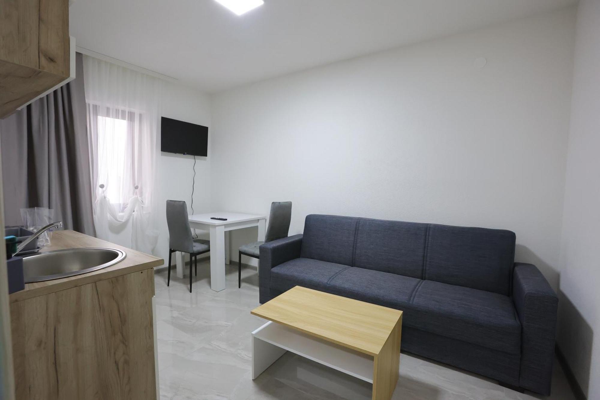 Ivan'S Guesthouse パラチン エクステリア 写真
