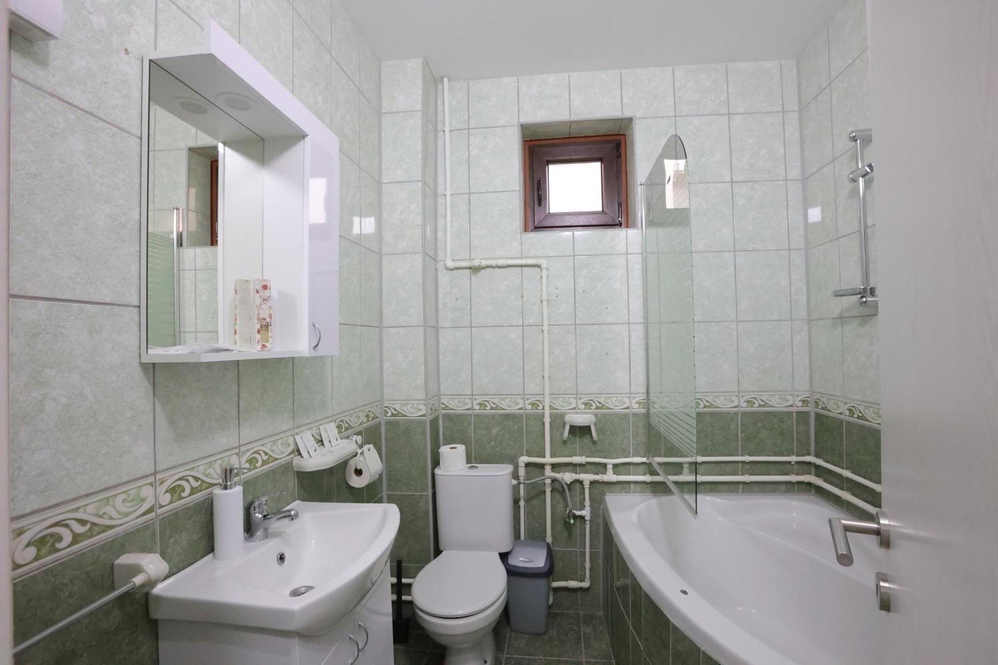 Ivan'S Guesthouse パラチン エクステリア 写真