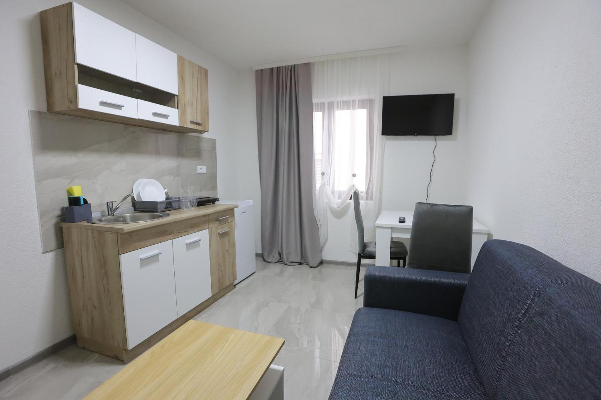 Ivan'S Guesthouse パラチン エクステリア 写真