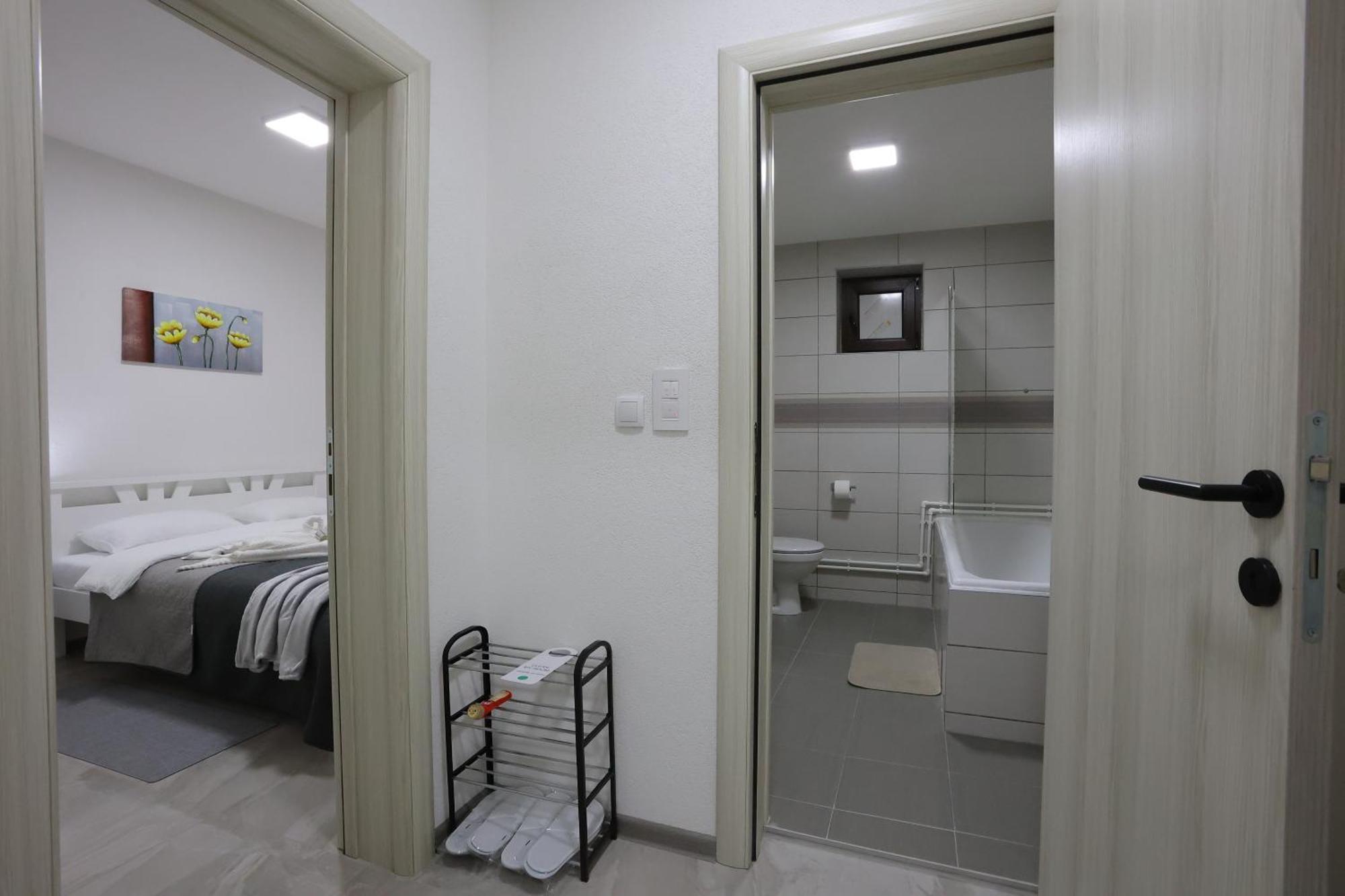 Ivan'S Guesthouse パラチン エクステリア 写真
