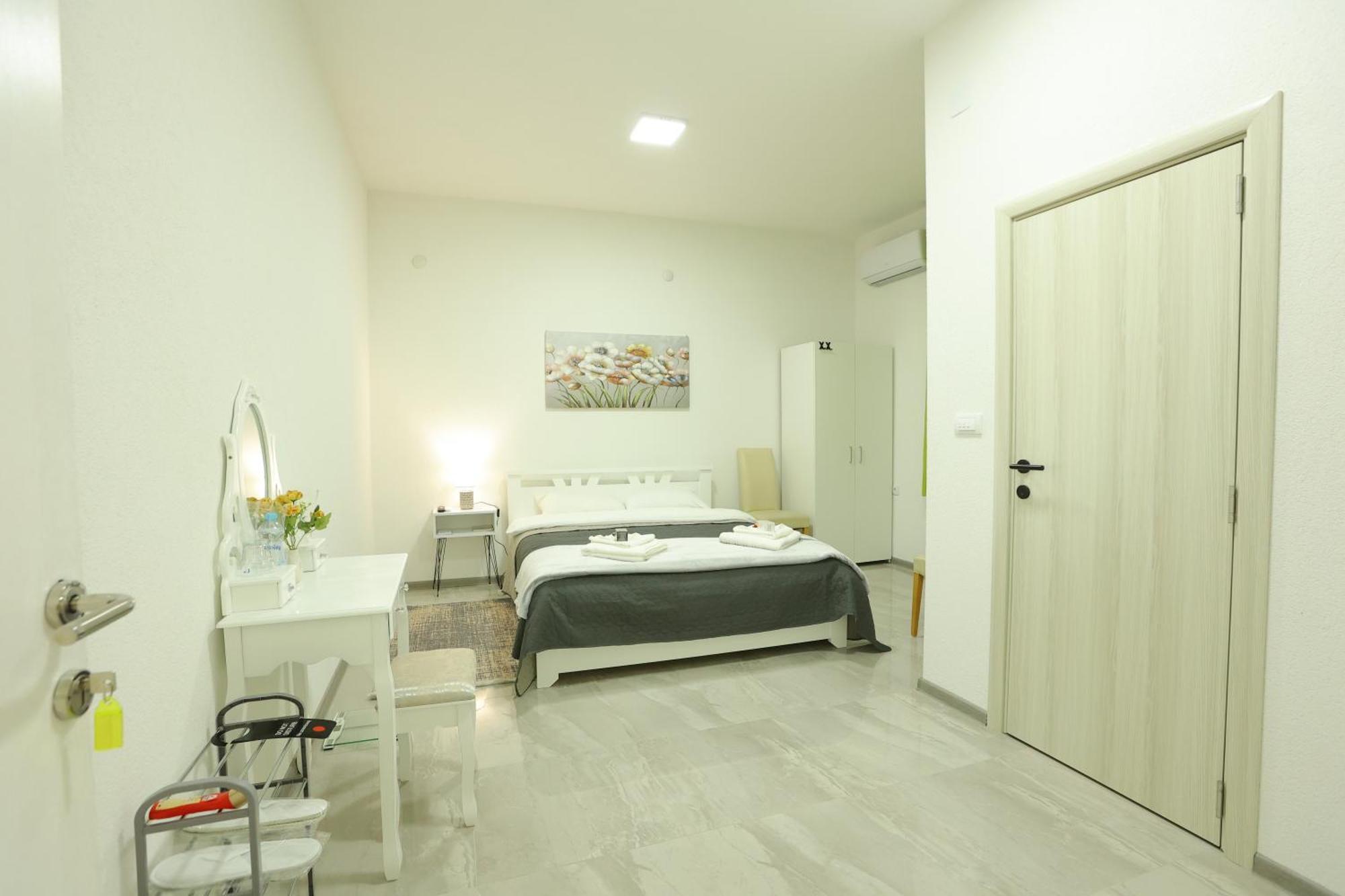 Ivan'S Guesthouse パラチン エクステリア 写真