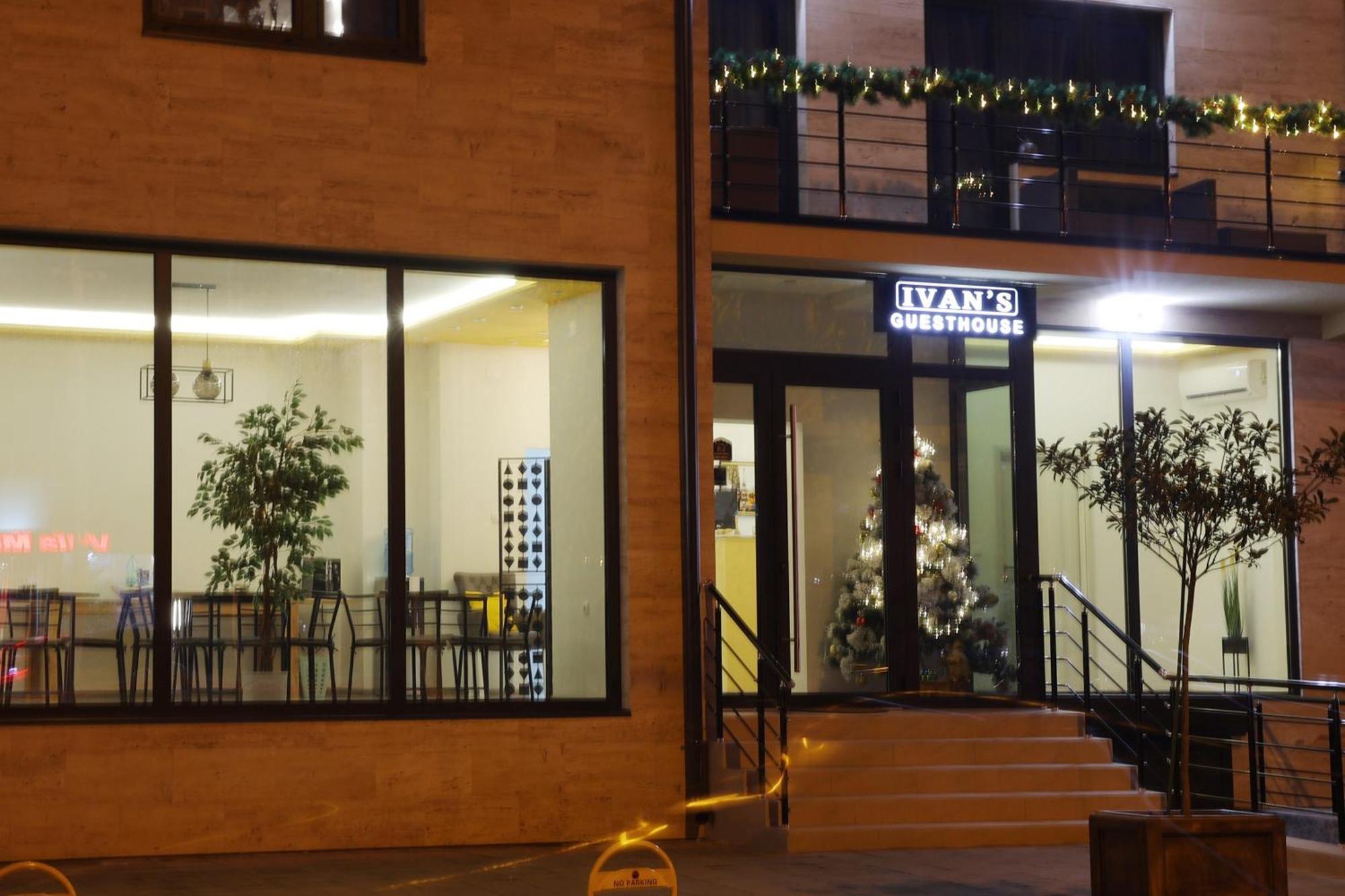 Ivan'S Guesthouse パラチン エクステリア 写真